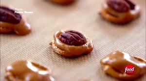 Scopri ricette, idee per la casa, consigli di stile e altre idee da provare. Pretzel Turtles The Pioneer Woman Food Network Asia Youtube