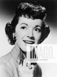 BELL TELEPHONE HOUR, Gisele MacKenzie, singer, 1959-68. Courtesy Everett  Collection Ref:TBDBETE