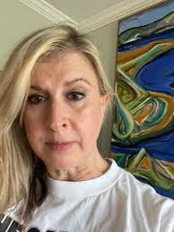 Katherine Loomis's Instagram, Twitter & Facebook