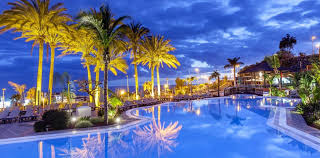 Avarad ja mugavad numbritoad, sobivad peremajutuseks. Melia Jardines Del Teide Hip Hotel Investment Partners
