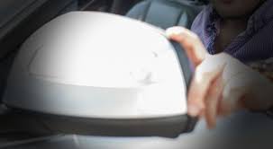 Contoh penggunaan simbol yang jelas bagi laluan pejalan. Bagaimana Cara Mengurangkan Titik Buta Ketika Memandu Gempak