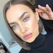 Irina shayk, new york, ny. Irina Shejk Rasskazala Kak Ej Udaetsya Ostavatsya Silnoj Posle Rasstavaniya S Bredli Kuperom Vokrug Tv