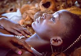 Se l'apertura lasciata dall'infibulazione risulta molto stretta, è inoltre impossibile prevenire le infezioni all'apparato riproduttivo. Infibulazione La Giornata Mondiale Contro Questa Violenza Ambasciator