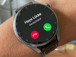 Après plusieurs jours de test, force est de constater que la huawei watch 3 est plus que séduisante. Huawei Watch 3 Pro Im Test Apple Und Samsung Zieht Euch Warm An