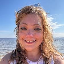 BLACKSPACE 9" Folding Step Stool for Kids or Adults, 300 lbs Capacity  Non-Slip Compact Plastic Foldable Step Stool with Handle, Portable  Lightweight Folding Stool for Home or Kitchen(Red) : Amazon.sg: Home