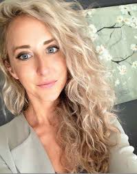 White Lotus Hair Studio, 409 E 9 Mile Rd, Ferndale, MI 48220, US