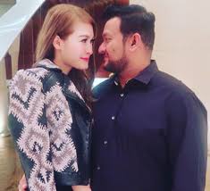 Amy mastura masih lagi aktif didalam bidang seni hiburan. Eina Azman Dapat Kereta Lagi