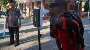 Kepala smk pgri somoroto drs. Hari Pertama Masuk Tatap Muka Di Smk Pgri 2 Ponorogo Siswa Luar Kota Isolasi Mandiri 15 Hari Surya