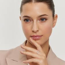 Diamond and Gemstone Rings from Veynou