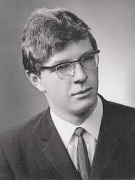 Born 28 september 1944) is the third and current president of the czech republic, in office since 8 march 2013. Paralelni Prezidentske Svety