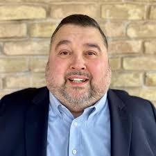 A new member of the Mac Freeman State Farm team has arrived 🛬 Say hello to  Mike! 👋 Mike will be joining the office as our new Life/Health Account  Representative. He joins