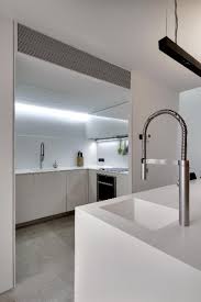 El precio de un albañil para reformar una cocina, se calculará por metros cuadrados. Que Tener En Cuenta Antes De Pedir Presupuesto Para Reformar Tu Cocina Mako Mako Barcelona