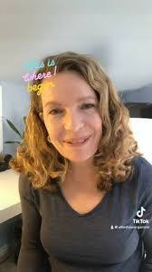 Allie Shaw's Instagram, Twitter & Facebook