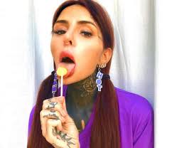 Became a father for the 2nd time at age 30 when his 1st wife soledad aquino gave birth to their daughter candelaria tinelli on november 6, 1990. Candelaria Tinelli Se Puso Hot Y Ya Sabemos El Motivo Para Ti