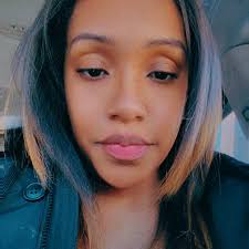 That guh that had the 3sum with Lil Paws and got impregnated done had her  baby chile.