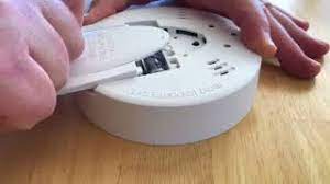 Over the last year or so there have been a number of new low cost 'brands' appear on. Change Battery Simplisafe Carbon Monoxide Detector Ssco3 Youtube