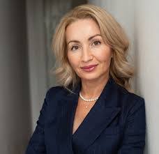 Simona Dan's Instagram, Twitter & Facebook