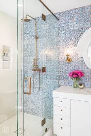 Fabulous Use Of Space In A Small Bathroom Keep The Tile Consistent Across The Entire Back Wall Stunni Small Bathroom Gorgeous Bathroom Small Bathroom Remodel