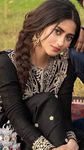 beauty in black 🌚