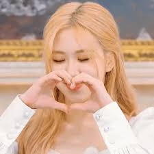 @ygoficialblinkb's rosé love u, baes. Rose Blackpink