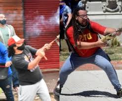 .me pusieron el gordo del mortero para ridiculizarme o para hacer pasar la discusión por otro lado. Aparecio Otro Manifestante Con Un Mortero Y Le Apunto A Un Policia Mucho Mas Peligrosos Que El Que Pasa Salta