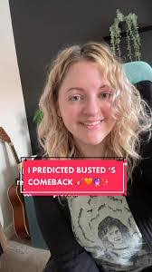 Sarah Hartz's Instagram, Twitter & Facebook