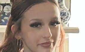 April Nickles's Instagram, Twitter & Facebook