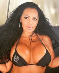 Carolina Luna - Free pics, galleries & more at Babepedia