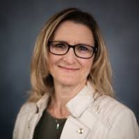 Kelli Wilson's Instagram, Twitter & Facebook