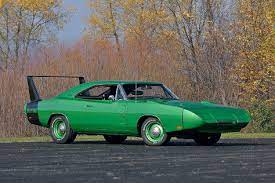 Even fewer were built with the hemi engine such as this car and none have the same race history. Dodge Charger Daytona Auktion Autobild De