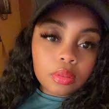 Crystal Giles's Instagram, Twitter & Facebook