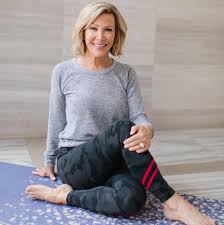 Her tips to make you look your best are unbelievably good, and just plain unbelievable! Kym Douglas Hollywood Beauty Expert Does Your Morning Routine Need A Makeover I Know Mine Did Here S A Few Things I Am Implementing To Help Me Stay Healthy And My Best
