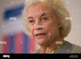 Sandra white hi-res stock photography and images