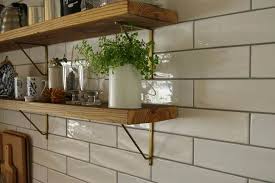 サブウェイタイルと目地色 幅 キッチン背面の カフェ風インテリア リノベと暮らしとインテリア 北欧モダン キッチン キッチン タイル diy キッチンアイデア