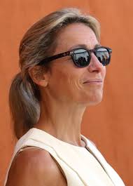 Epingle Par Chanel Paris Sur People I Admire Anne Sophie Lapix Anne Sophie Sophie Lapix