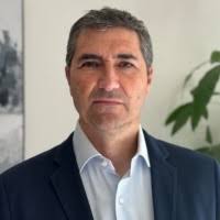 300+ "Daniel M." profiles