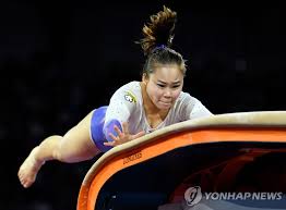 여서정(수원시청)이 원조 '도마 황제'인 아버지 여홍철 경희대 교수의 뒤를 이어 올림픽 결선 무대에 진출했습니다. ì—¬ì„œì • ì„¸ê³„ê¸°ê³„ì²´ì¡°ì„ ìˆ˜ê¶ŒëŒ€íšŒ ë„ë§ˆ ê²°ì„ ì„œ 8ìœ„ ì—°í•©ë‰´ìŠ¤
