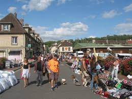 Venue pour constater le déploiement de france relance et des politiques de logements sociaux, la ministre déléguée chargée du logement emmanuelle wargon était en visite à chartres et luisant. Une Brocante Dimanche 28 Juin A Nogent Le Rotrou L Action Republicaine