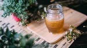 Hier helfen eukalyptus, kiefer, süßholz, schlüsselblume, efeu, fenchel und thymian. Fenchelhonig Wirkung Anwendung Und Rezept Utopia De