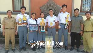 Sekolah menengah atas (sma) negeri 3 kuningan merupakan salah satu lembaga pendidikan menengah atas di kabupaten kuningan, yang lokasinya terletak di jalan siliwangi nomor 13 kuningan jawa barat, tepat di depan kantor bupati kuningan. Nusabali Com Siswa Sman 3 Denpasar Kembali Raih Prestasi Bidang Non Akademik