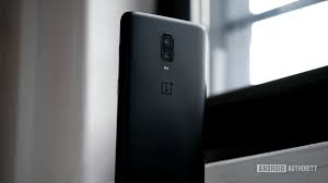 The unlocked global models of the oneplus 7t devices started getting the android 11 update last march 22. T Mobile Oneplus 6t Vs Oneplus 6t What S The Difference