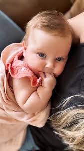 Well hello little sweetie! 💛😊