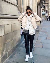 If you are finding classic and elegant captions then you are at the right destination. Fashion Inspiration On Instagram Aliceoliviac Modeblogg Fashion Style Ootd Outfitoftheday Look Outfit L Winter Fashion Outfits Fashion Fall Outfits