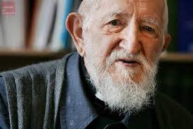 France. Un Angevin recueille les pensées de l'Abbé Pierre, "prophète  insolent"