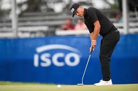 Tour winner did WHAT to his putter before shooting 63?