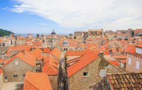 Croatia, officially the republic of croatia, is a country at the crossroads of central and southeast europe on the adriatic sea. æ„Ÿå—å®Œå¥½çš„ä¸­ä¸–ç´€å¤åŸŽ å…‹ç¾…åœ°äºždubrovnik Hutchgo Blog