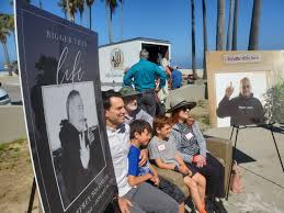 Venice Shorts: Beach Bench Dedicated to Jeffrey Solomon