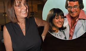 Ernie sigley (tv show host) was born on the 2nd of september, 1938. Ci3xzzalcpziem