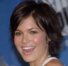 Throughout her singing and acting career, she's tried many different hairstyles and. Funky Mandy Moore Short Hairstyles Romantic Layered Bob Hair Askhairstyles