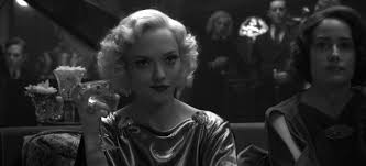Mankiewicz as he races to finish the screenplay of citizen kane. Mank Review David Fincher Returns With A Transfixing Biopic Polygon